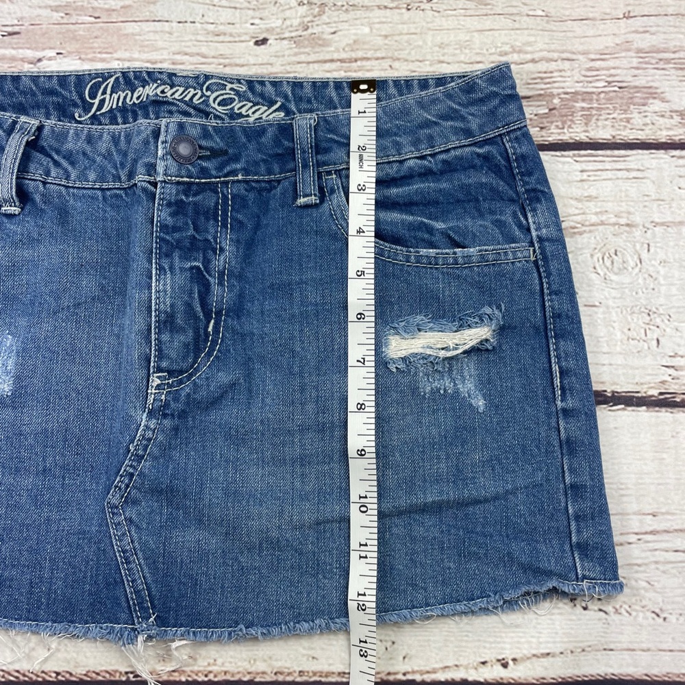 🦅 American Eagle Distressed Jean Skirt Size 8 - Picture 3 of 6